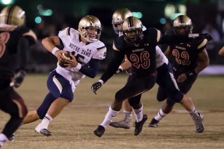 ND-Varsity-Alemany-2015-8674-scaled-1-1024x683